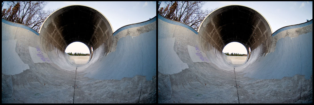 Round Bowl to Pipe @ Pier Park - 3D Cross-Eyed Stereo Pair